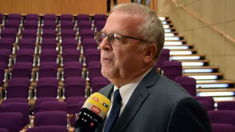 PHK a. d. Heinz Kurscheid im Interview bei der Feierstunde zu 25 Jahren Auslandsmissionen in Bonn.