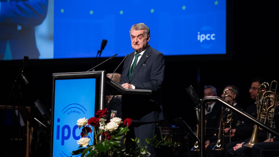 Interior Minister Herbert Reul at the lectern